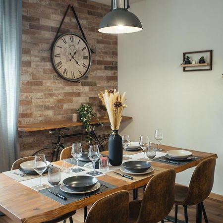 The Brick 194, 7 Posti Letto, Parcheggio E Posto Bici Apartment Удине Екстериор снимка